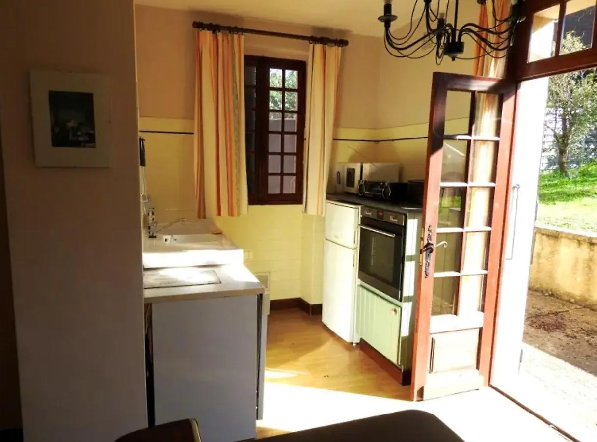 Maison Lumineuse Et Charmante A Carlucet Avec Piscine Partagee 0*,  France