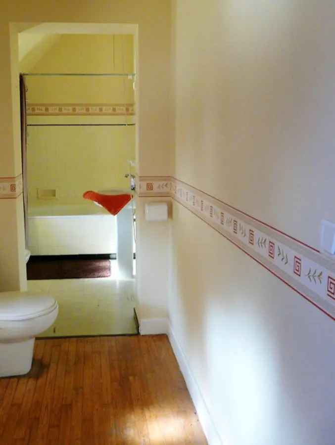 Maison Lumineuse Et Charmante A Carlucet Avec Piscine Partagee